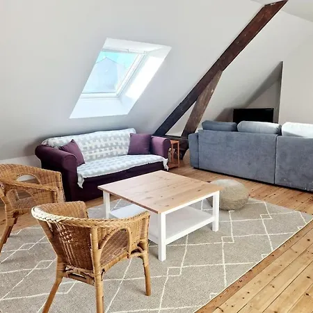 L'urbain Yourhosthelper Lägenhet *