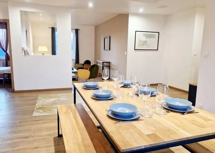 L'urbain Yourhosthelper * シェルブール・アン・コタンタン